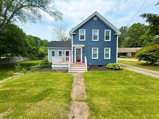 Backyard, Exterior, Facade, Queen Anne Victorian