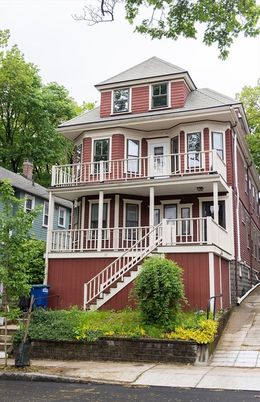 Exterior, Facade, Queen Anne Victorian