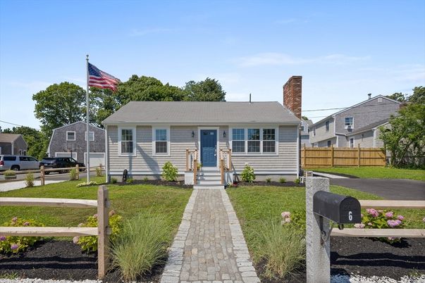 Exterior, Facade, Cape Cod