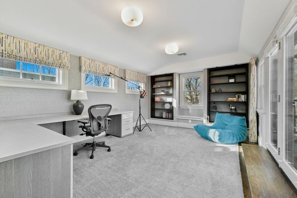 Home Office, Interior