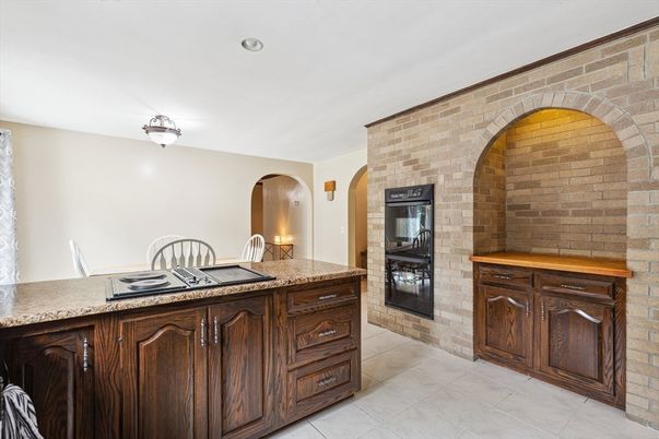 Interior, Kitchen, Recessed Lighting, Stone Walls