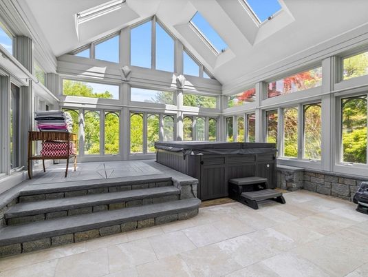 Hot Tub, Interior, Sun Room