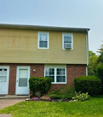 Exterior, Facade, Brick Facade, Raised Ranch