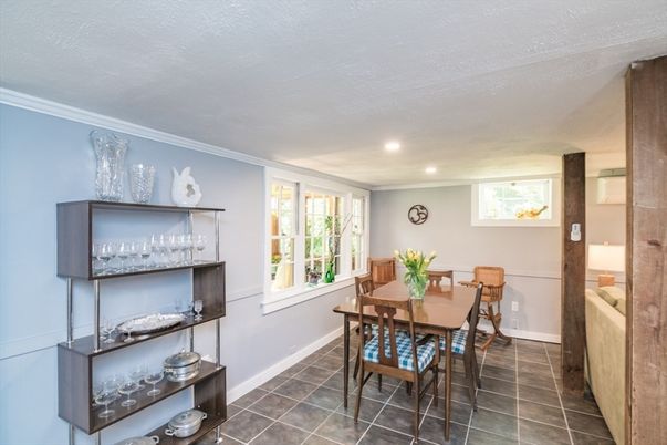 Dining room, Interior, Recessed Lighting