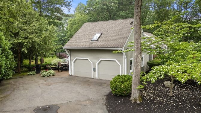Detached Garage, Exterior