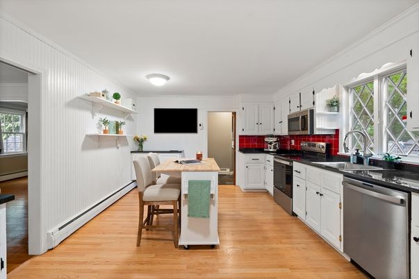 Dining room, Interior, Kitchen, Stainless Steel Appliances, Wood Texture Flooring