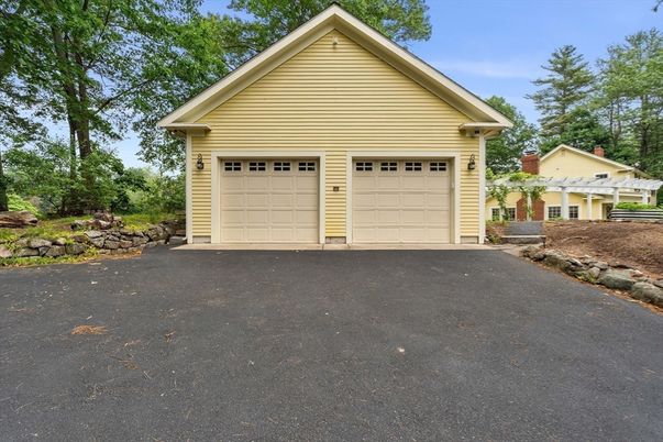 Detached Garage, Exterior
