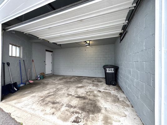 Garage, Interior, Stone Walls