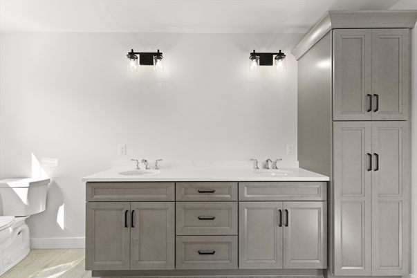Bathroom, Dual Sink Vanities, Interior
