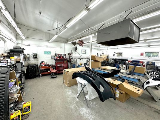 Garage, Interior