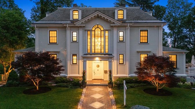 Exterior, Facade, French Provincial