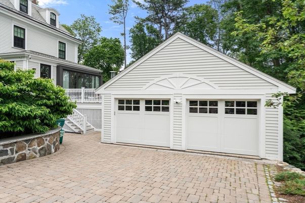 Detached Garage, Exterior