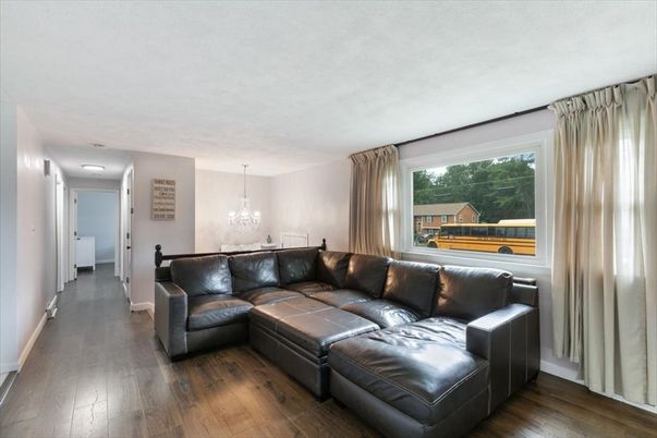 Interior, Living room, Pendant Lights, Wood Texture Flooring