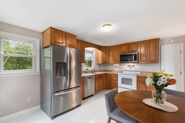 Dining room, Interior, Kitchen, Stainless Steel Appliances