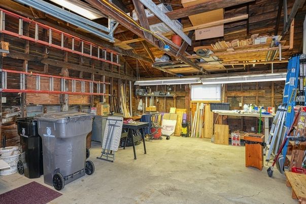 Garage, Interior, Wooden Beams