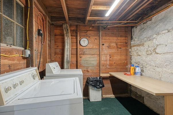 Interior, Washer, Wooden Ceilings, Wooden Walls