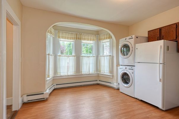 Interior, Utility Closets, Washer, Wood Texture Flooring