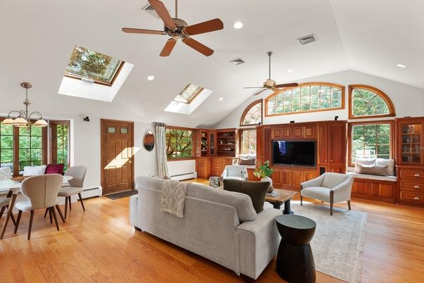 Dining room, Interior, Living room, Recessed Lighting, Wood Texture Flooring