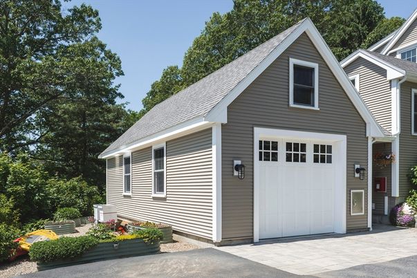 Attached, Exterior, Facade, Cape Cod
