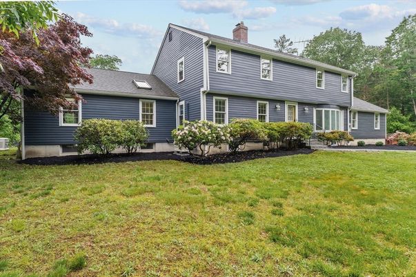 Backyard, Exterior, Facade, Cape Cod