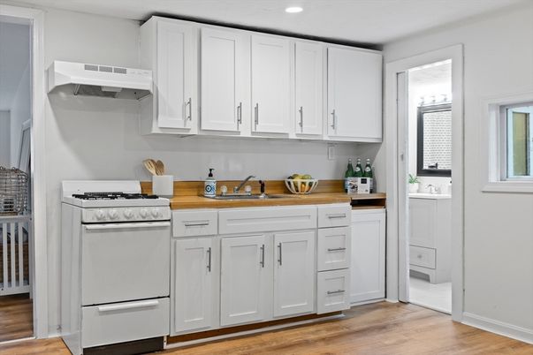 Interior, Kitchen, Recessed Lighting, Wood Texture Flooring