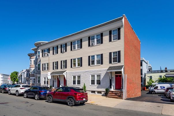 Exterior, Facade, Condo Building