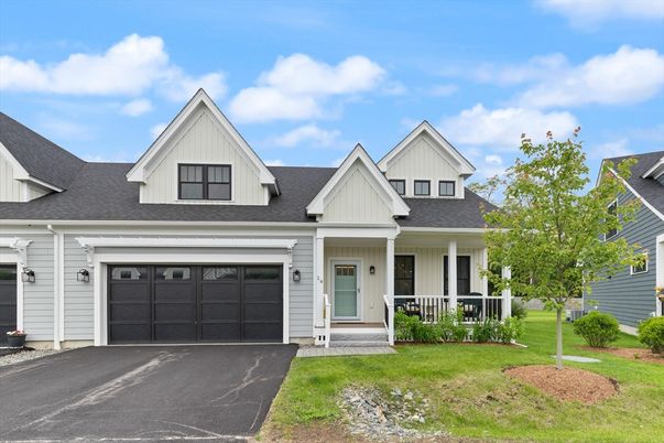 Attached, Exterior, Facade, Farmhouse