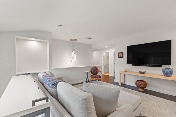 Interior, Living room, Pendant Lights, Recessed Lighting, Wood Texture Flooring