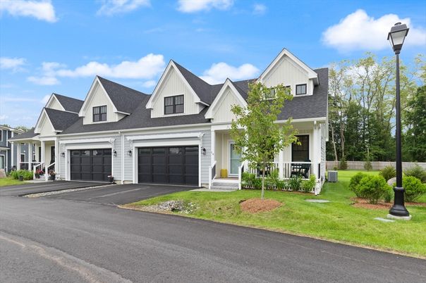 Attached, Exterior, Facade, Farmhouse