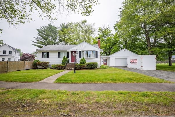 Attached, Detached Garage, Exterior, Facade, Cape Cod