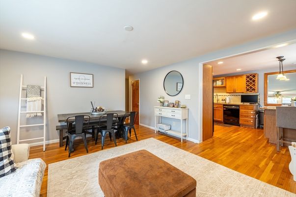 Dining room, Interior, Kitchen, Pendant Lights, Recessed Lighting, Wood Texture Flooring