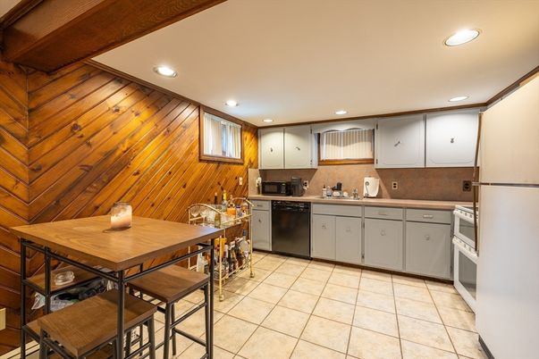 Dining room, Interior, Kitchen, Recessed Lighting, Wooden Walls