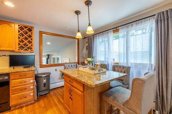 Dining room, Interior, Kitchen, Pendant Lights, Recessed Lighting, Wood Texture Flooring