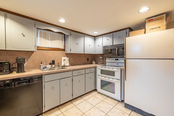 Interior, Kitchen, Recessed Lighting