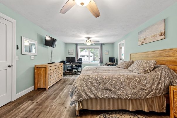 Bedroom, Home Office, Interior, Wood Texture Flooring