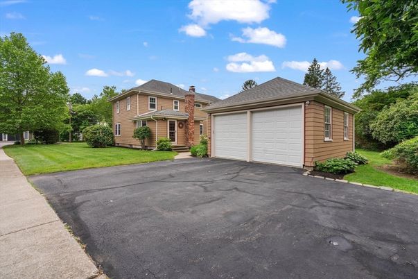 Detached Garage, Exterior