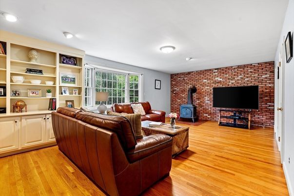 Interior, Living room, Recessed Lighting, Stone Walls, Wood Texture Flooring