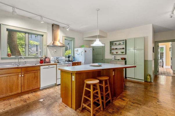 Interior, Kitchen, Pendant Lights, Wood Texture Flooring