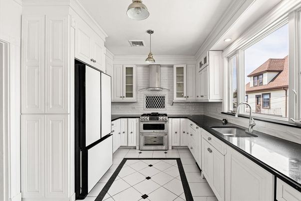 Interior, Kitchen, Pendant Lights, Stainless Steel Appliances