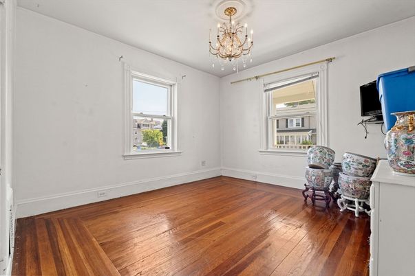 Chandelier, Empty room, Interior, Wood Texture Flooring