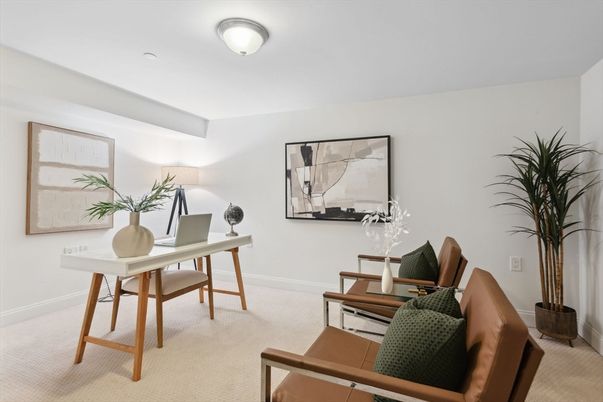 Home Office, Interior