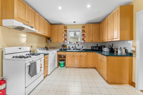 Interior, Kitchen, Recessed Lighting, Washer