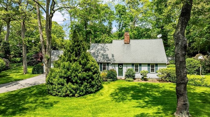Backyard, Exterior, Facade, Cape Cod