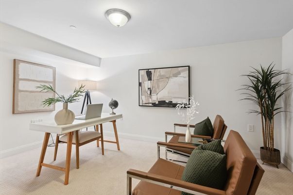 Home Office, Interior