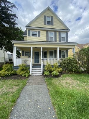 Exterior, Facade, Queen Anne Victorian