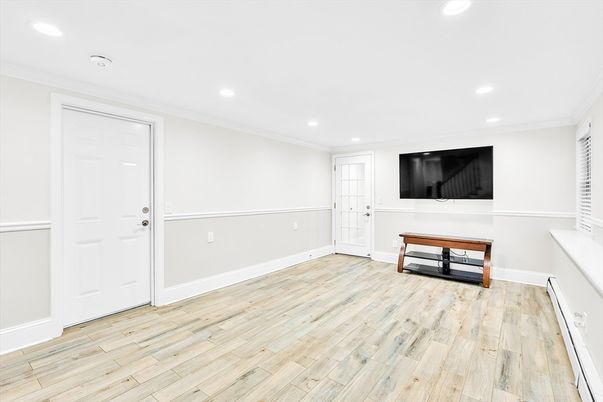 Empty room, Interior, Recessed Lighting, Wood Texture Flooring