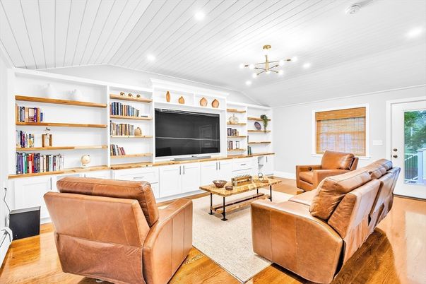 Interior, Living room, Pendant Lights, Recessed Lighting, Wood Texture Flooring