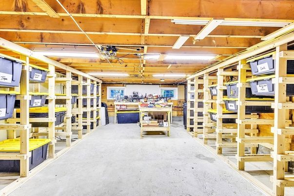 Garage, Interior, Wooden Beams