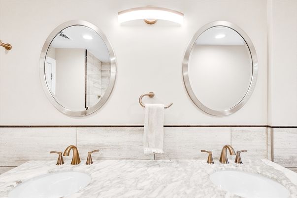 Bathroom, Dual Sink Vanities, Interior