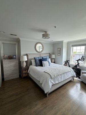 Bedroom, Fitness Equipment, Interior, Recessed Lighting, Wood Texture Flooring